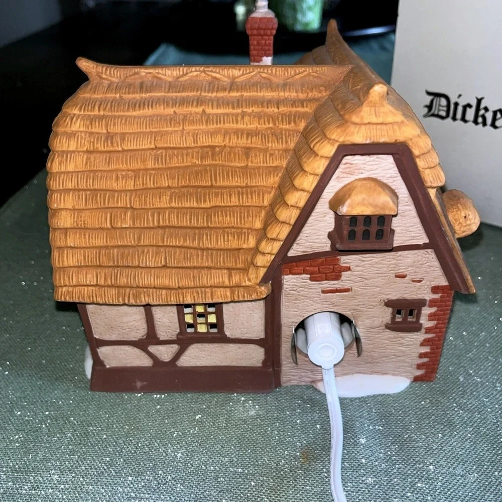 Department 56 Dickens Village Series 